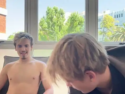 Snapshot of TaylerSigma chatting on October 2025 04:51:02 PM TaylerSigma online show from October 2025 04:51:02 PM