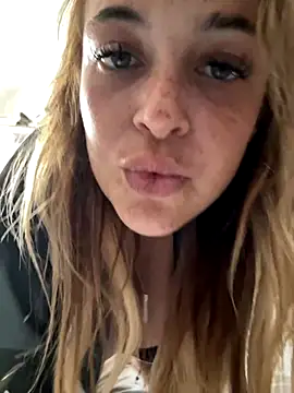 Busty-smiley-miley online show from September 2025 01:23:02 PM