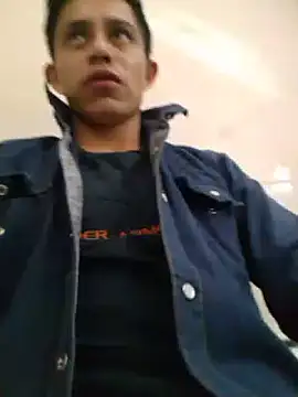 Snapshot of cachondo93 chatting on March 2025 06:26:02 AM cachondo93 online show from March 2025 06:26:02 AM