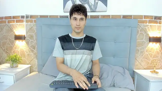 Snapshot of buddy_whitte chatting on March 2025 02:46:02 PM buddy whitte online show from March 2025 02:46:02 PM