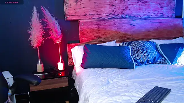 Snapshot of Bella_williamss_ chatting on March 2025 08:32:01 PM Bella williamss online show from March 2025 08:32:01 PM