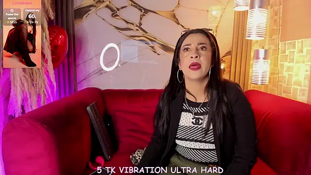 Snapshot of Bella_williamss_ chatting on October 2025 07:58:02 PM Bella williamss online show from October 2025 07:58:02 PM