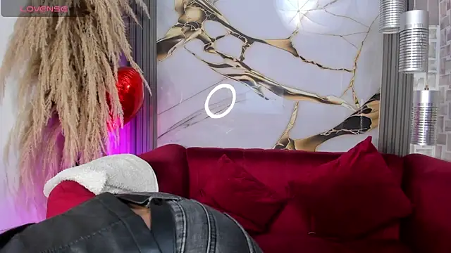 Snapshot of Bella_williamss_ chatting on October 2025 08:02:02 PM Bella williamss online show from October 2025 08:02:02 PM