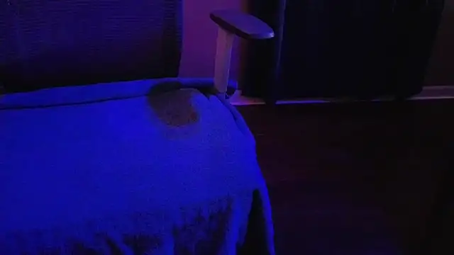 KiPumpdoggo online show from April 2026 01:01:02 AM