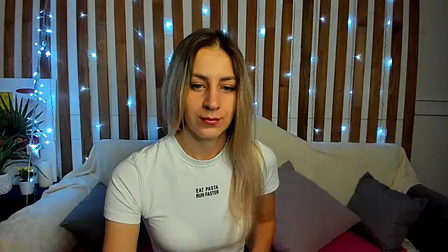 Ellen Ross online show from March 2025 04:17:02 AM