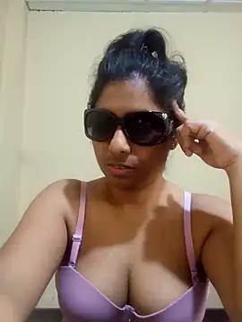 Snapshot of Maya_shery chatting on March 2025 10:26:01 AM Maya shery online show from March 2025 10:26:01 AM