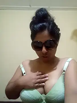Snapshot of Maya_shery chatting on March 2025 04:09:02 PM Maya shery online show from March 2025 04:09:02 PM