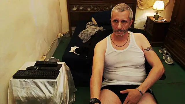 maxdaddy690 online show from October 2025 08:51:02 PM