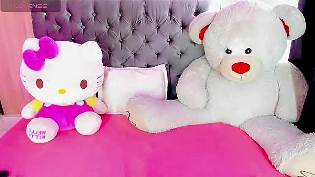 Julie Lovelyx1 online show from March 2025 01:15:01 PM