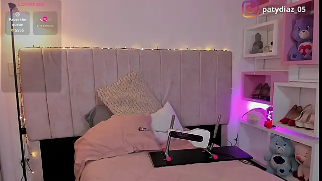 MiiaParker6972 online show from February 2026 01:12:01 AM