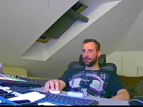 gryzoon online show from October 2025 10:19:01 PM