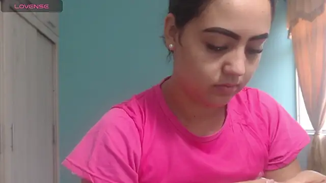 Anthonela Queen online show from December 2025 12:31:02 PM