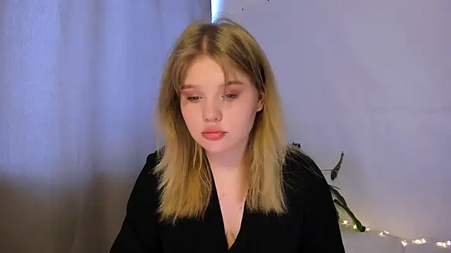 LaseyMoon online show from March 2025 04:17:02 AM