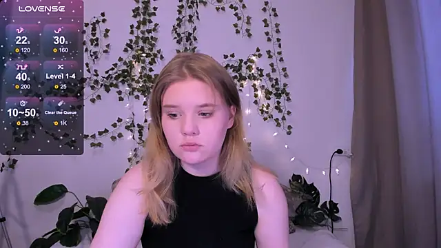 LaseyMoon online show from March 2025 04:06:02 AM