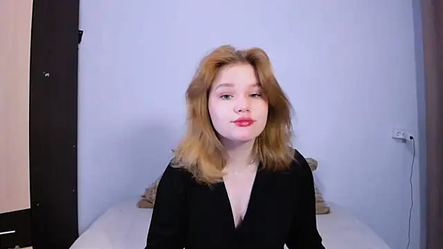 LaseyMoon online show from September 2025 01:38:02 AM