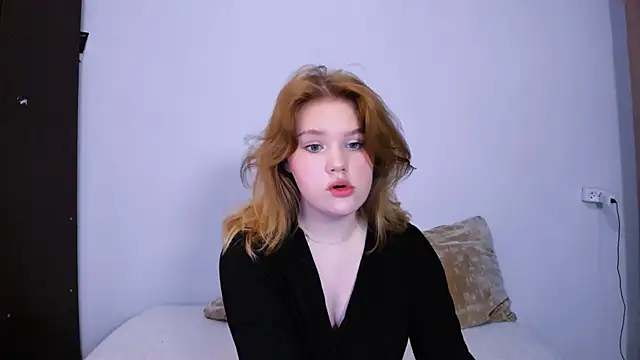 LaseyMoon online show from September 2025 11:22:02 AM