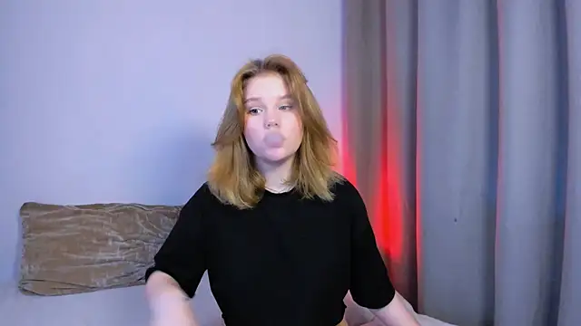 LaseyMoon online show from September 2025 11:14:01 AM