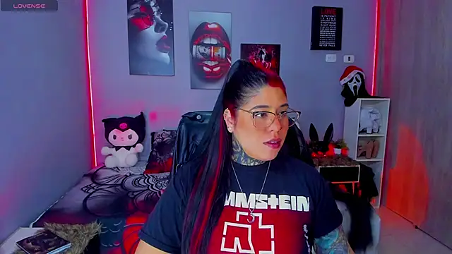 Veronika metal online show from November 2025 04:01:02 AM