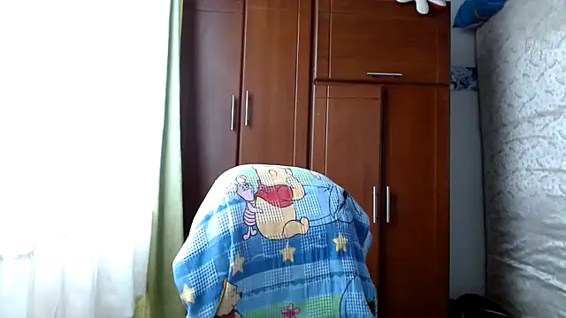 Snapshot of Escarcha-blue chatting on May 2026 05:07:01 PM Escarcha-blue online show from May 2026 05:07:01 PM