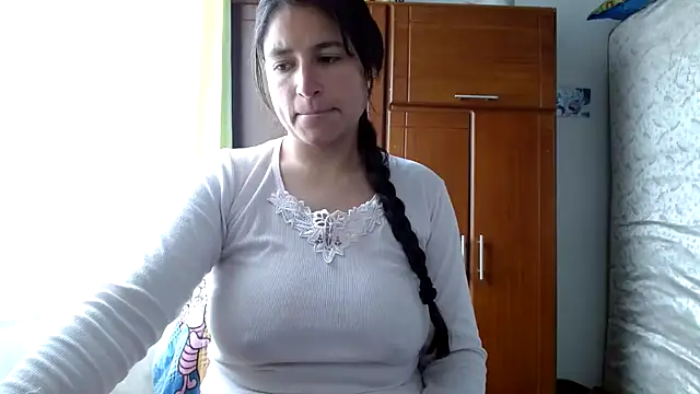 Snapshot of Escarcha-blue chatting on June 2026 03:39:02 PM Escarcha-blue online show from June 2026 03:39:02 PM