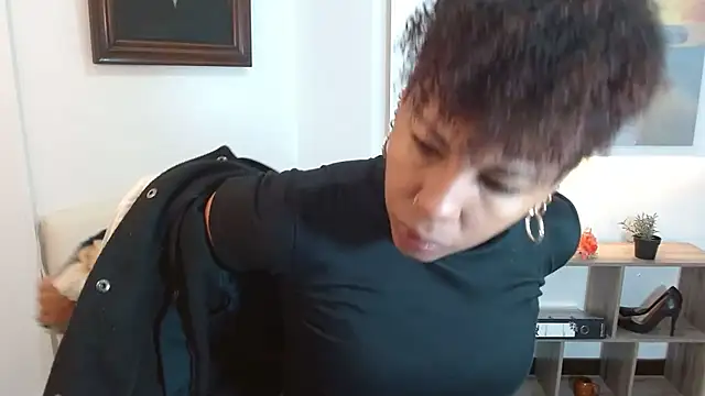 anahi macys online show from October 2025 11:09:01 AM