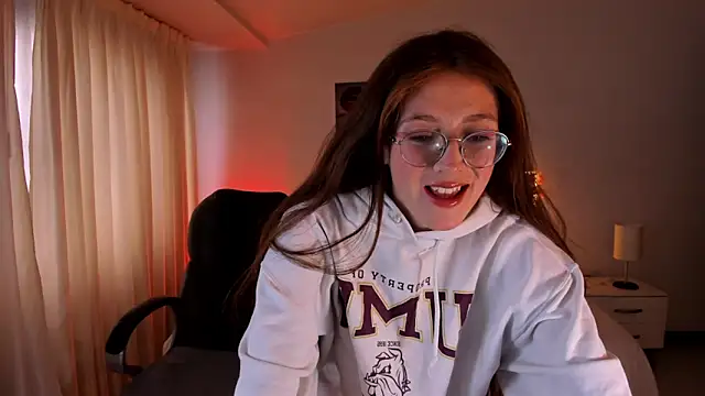 Emily Warren  online show from September 2025 08:58:01 PM