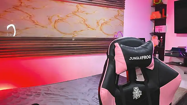 Cloe roouse online show from March 2026 07:06:02 PM