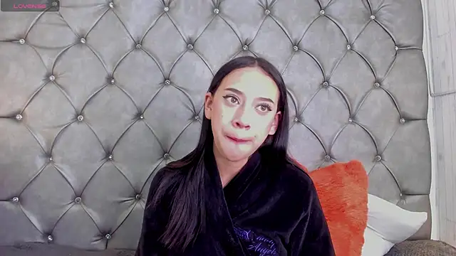Snapshot of zephyra-angels chatting on March 2025 07:05:02 AM zephyra-angels online show from March 2025 07:05:02 AM