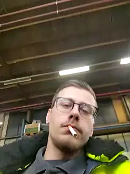 luckyluuk25 online show from February 2025 01:17:02 PM