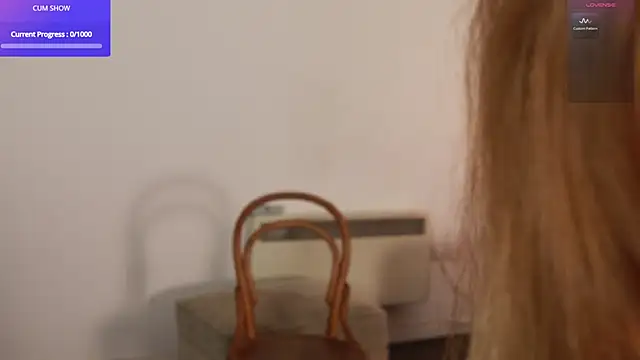 MiaM00 online show from May 2026 02:56:01 PM