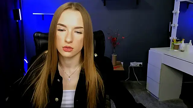 Snapshot of doll_vey chatting on March 2025 04:17:02 PM doll vey online show from March 2025 04:17:02 PM