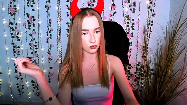 Snapshot of doll_vey chatting on September 2025 07:02:02 PM doll vey online show from September 2025 07:02:02 PM