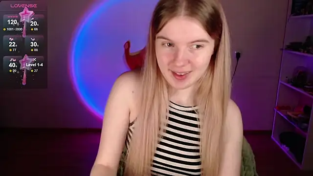 Strawberry juli online show from April 2026 01:32:02 PM