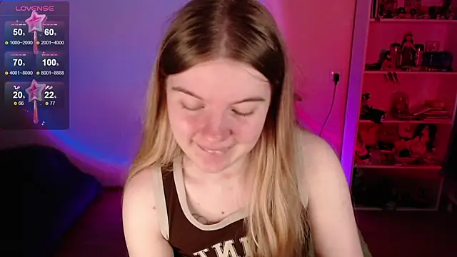 Strawberry juli online show from May 2026 01:14:01 AM