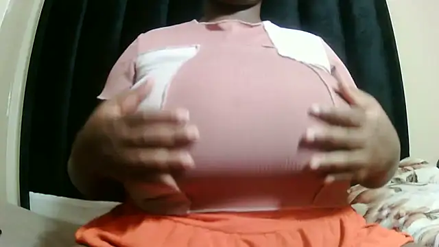 wamie12 online show from June 2026 10:37:01 PM