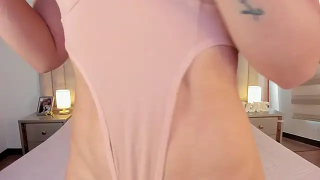 Sophie Restrepo online show from November 2025 02:39:02 PM