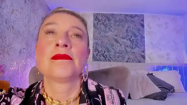 Liannaa  online show from September 2025 07:50:02 PM