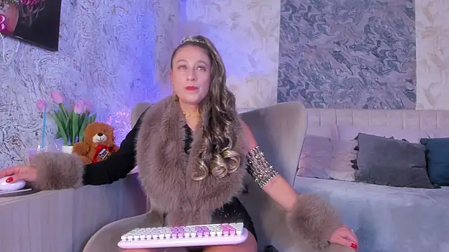 Liannaa  online show from October 2025 07:37:01 PM