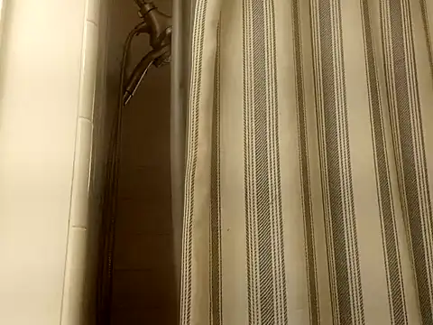 Snapshot of wetnwildforyou chatting on October 2025 05:22:02 PM wetnwildforyou online show from October 2025 05:22:02 PM