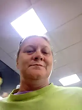 Snapshot of wetnwildforyou chatting on November 2025 05:34:01 PM wetnwildforyou online show from November 2025 05:34:01 PM