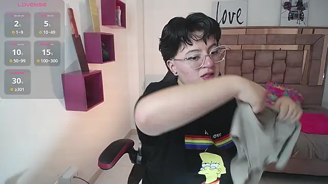 safyka online show from September 2025 12:58:02 AM