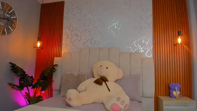 ScarlettWallace online show from April 2026 07:19:01 PM