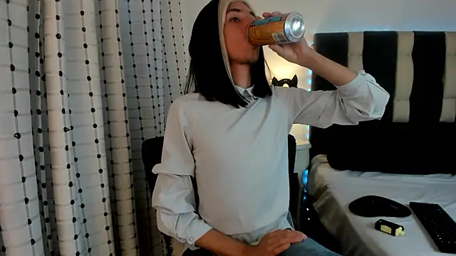 loverisu-coral online show from December 2025 10:06:02 PM