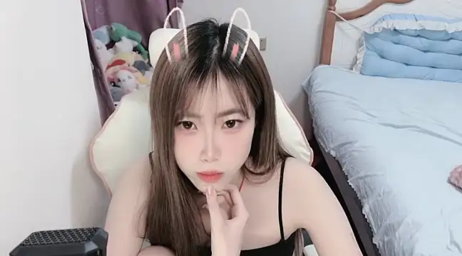 vivian-vv online show from March 2025 09:32:02 PM