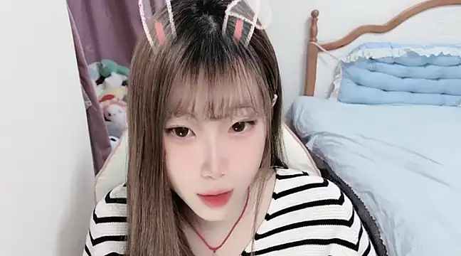 vivian-vv online show from March 2025 08:35:02 PM