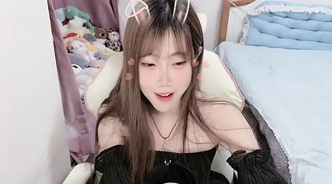 vivian-vv online show from March 2025 10:52:02 PM