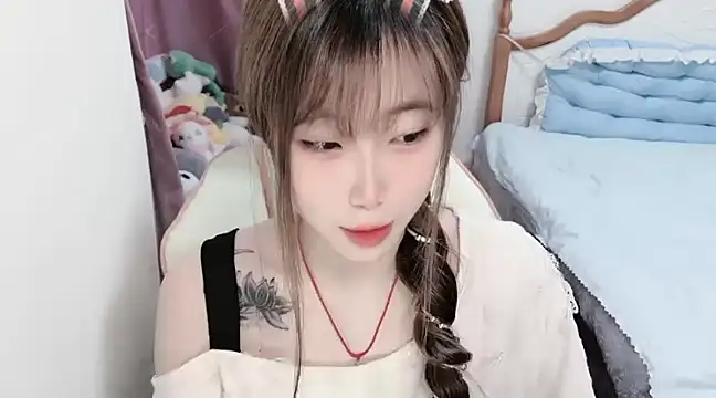vivian-vv online show from March 2025 07:32:01 AM