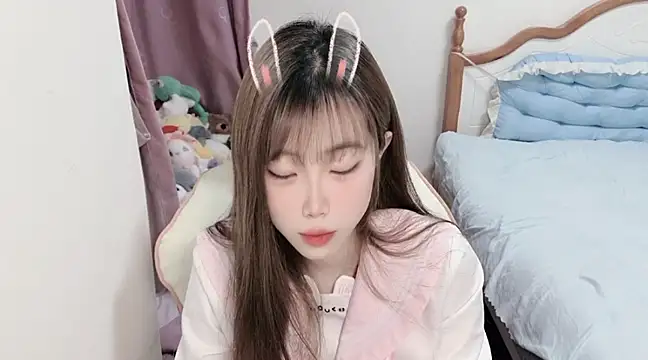 vivian-vv online show from March 2025 08:34:01 PM