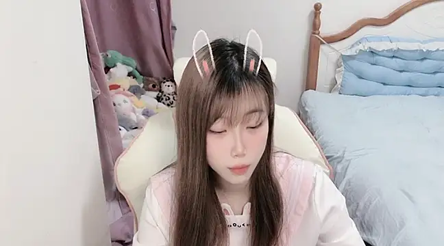 vivian-vv online show from March 2025 11:38:02 PM