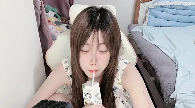 vivian-vv online show from March 2025 05:47:01 AM